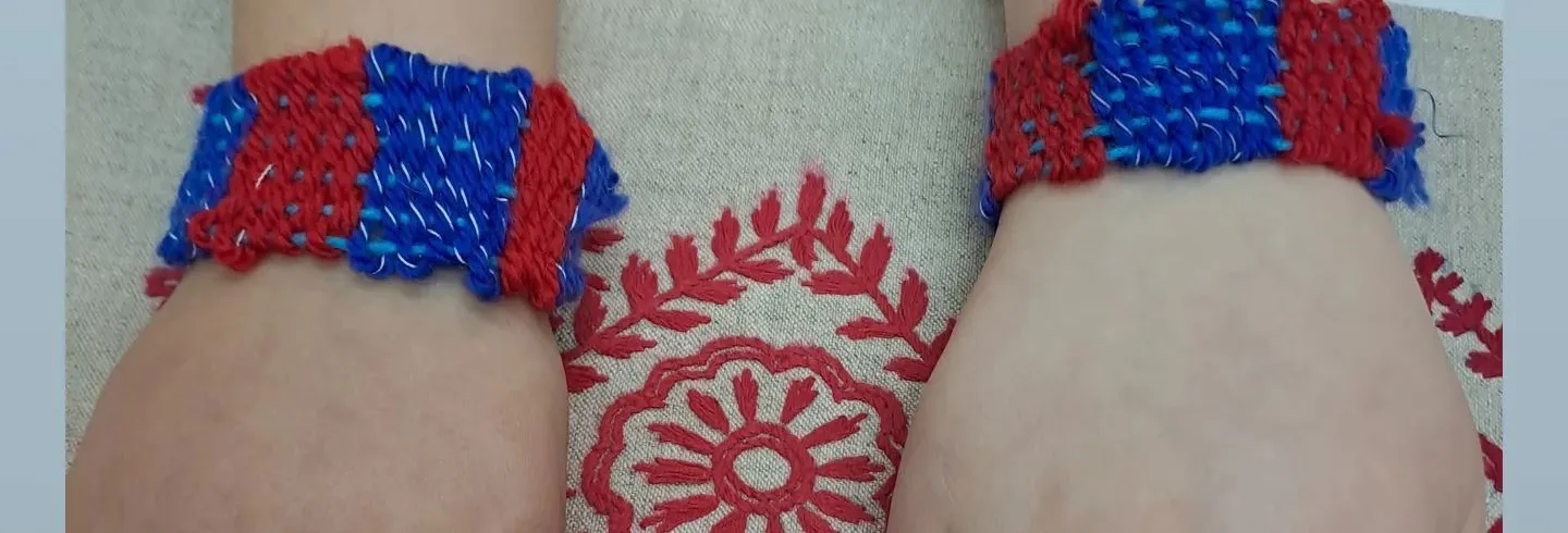 Sommarlovskul: Väv ett armband eller en liten matta
