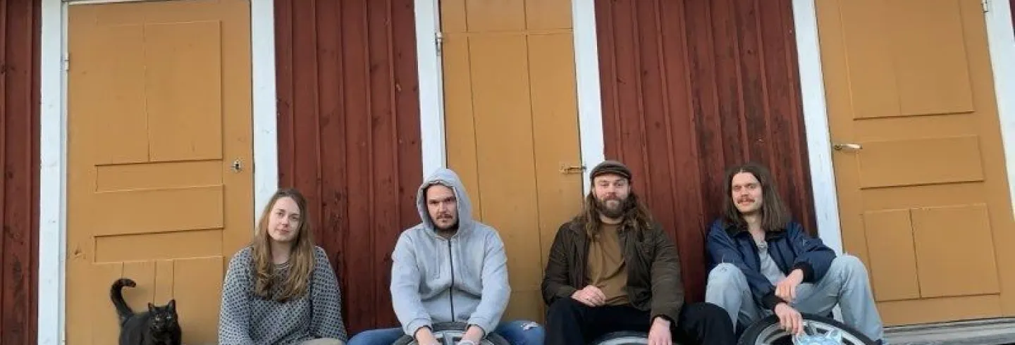 Kvällsstämma på Norrbo hembygdsgård med Snake oil society