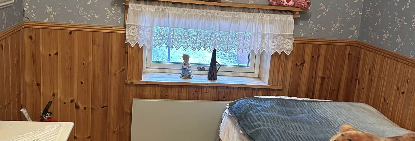 Välkommen till en lantlig idyll strax utanför Hudiksvall – nära skidspår och Hudik Cup!