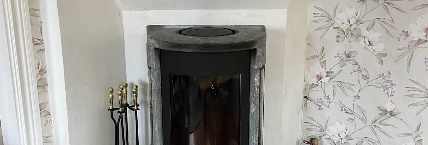 Välkommen till en lantlig idyll strax utanför Hudiksvall – nära skidspår och Hudik Cup!