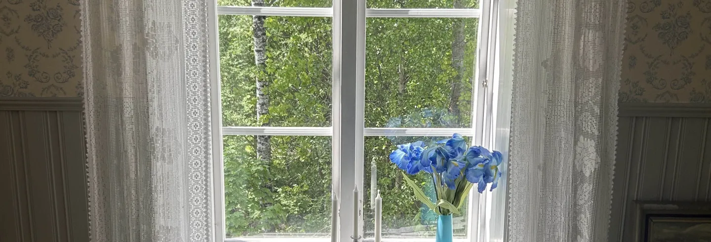 Välkommen till en lantlig idyll strax utanför Hudiksvall – nära skidspår och Hudik Cup!