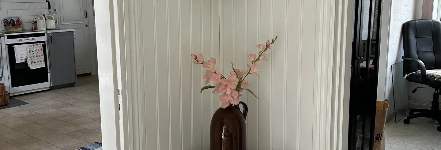 Välkommen till en lantlig idyll strax utanför Hudiksvall – nära skidspår och Hudik Cup!