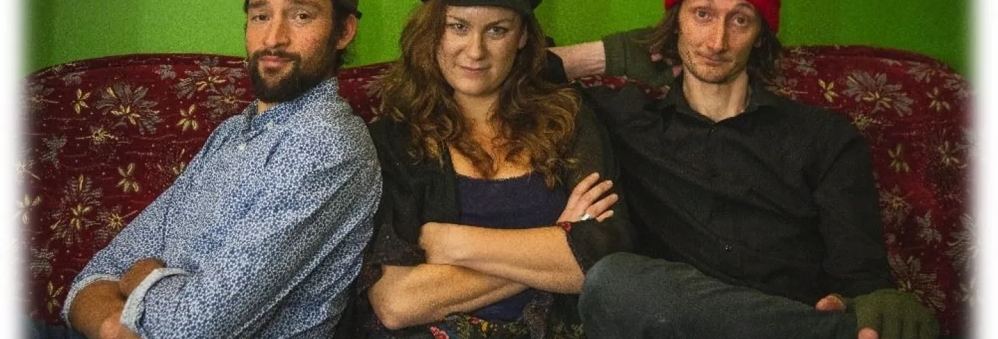 Trio katastrofa på Cafe världen  