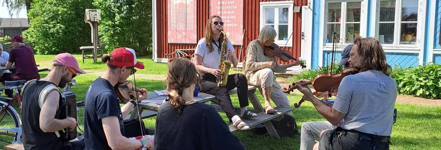 Folkmusikjam på Delsbo Forngård!