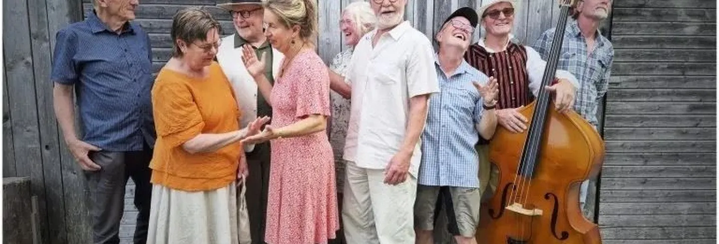 Kvällsstämma på Norrbo hembygdsgård med Norrboz orkester