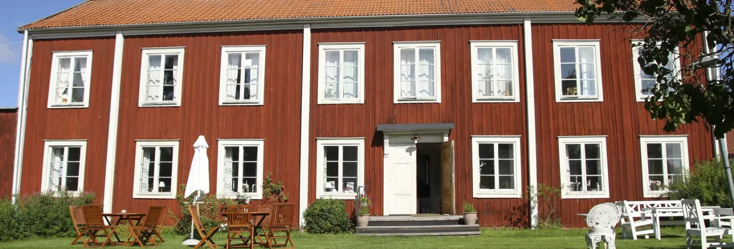 Stora huset med platser ute och inne ochboende på övre planet