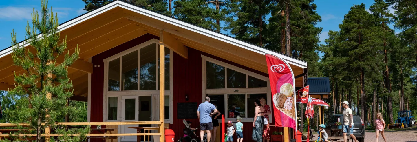 Reception & kiosk
