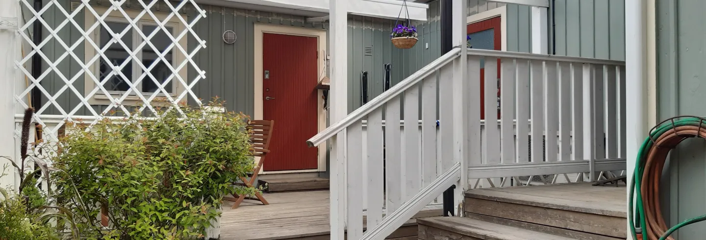Entré från veranda