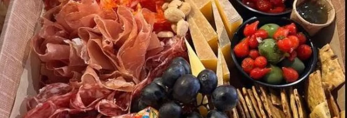 Farmhouse Sweden - Delikatess och Champagneria