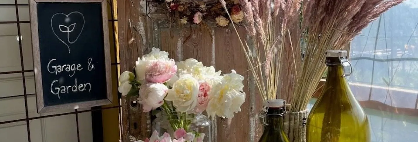 Garage & Garden 